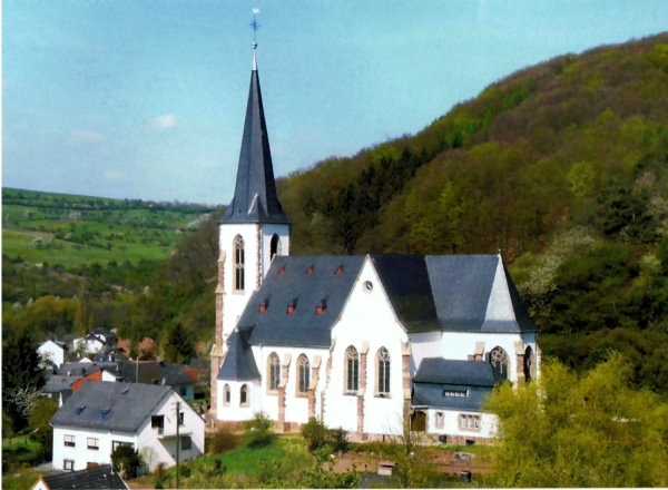 Pfarrkirche: St. Peter und Paul, Tawern